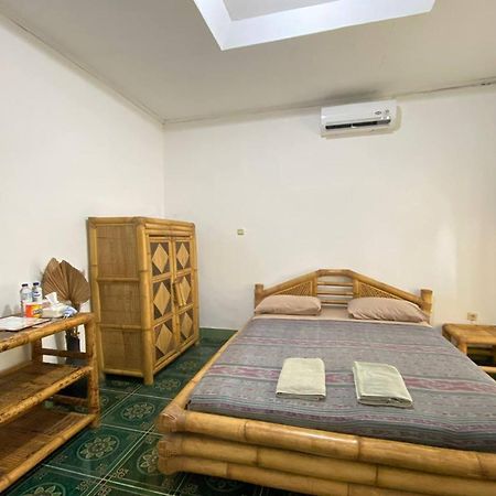 Duyung Rooms & Resto Gerupuk Blumbang Bagian luar foto