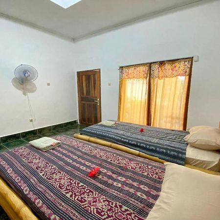 Duyung Rooms & Resto Gerupuk Blumbang Bagian luar foto