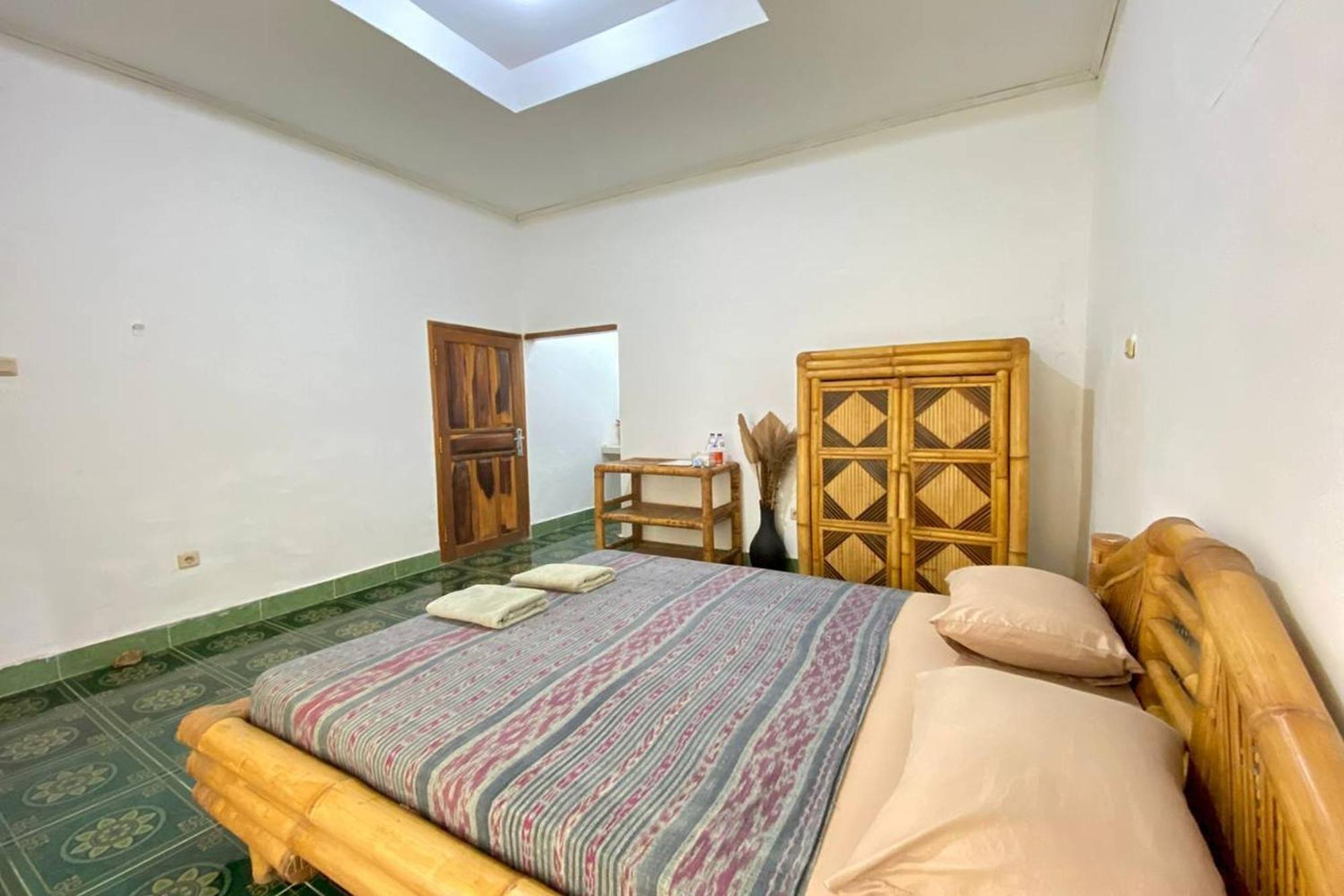 Duyung Rooms & Resto Gerupuk Blumbang Bagian luar foto