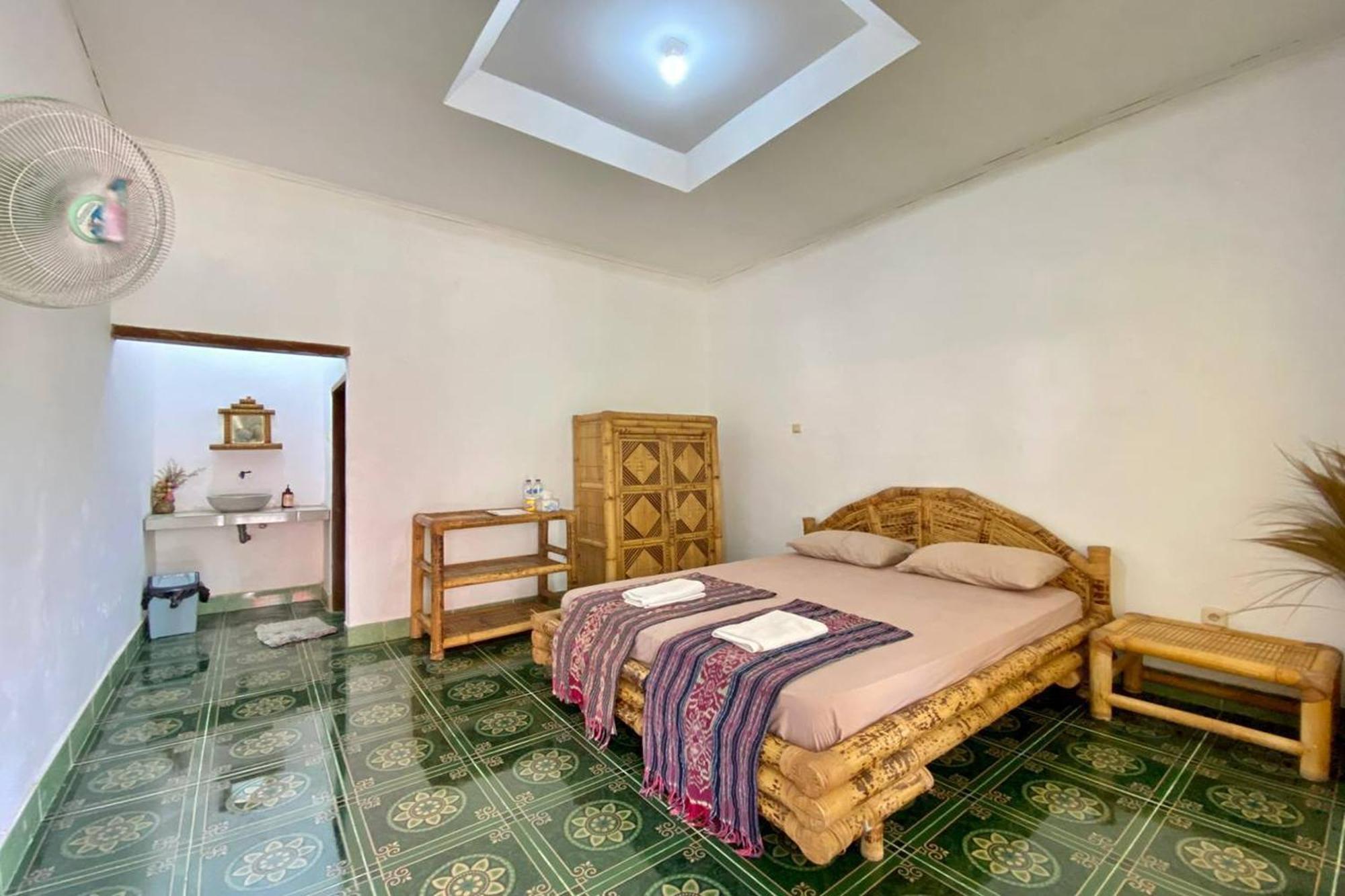 Duyung Rooms & Resto Gerupuk Blumbang Bagian luar foto