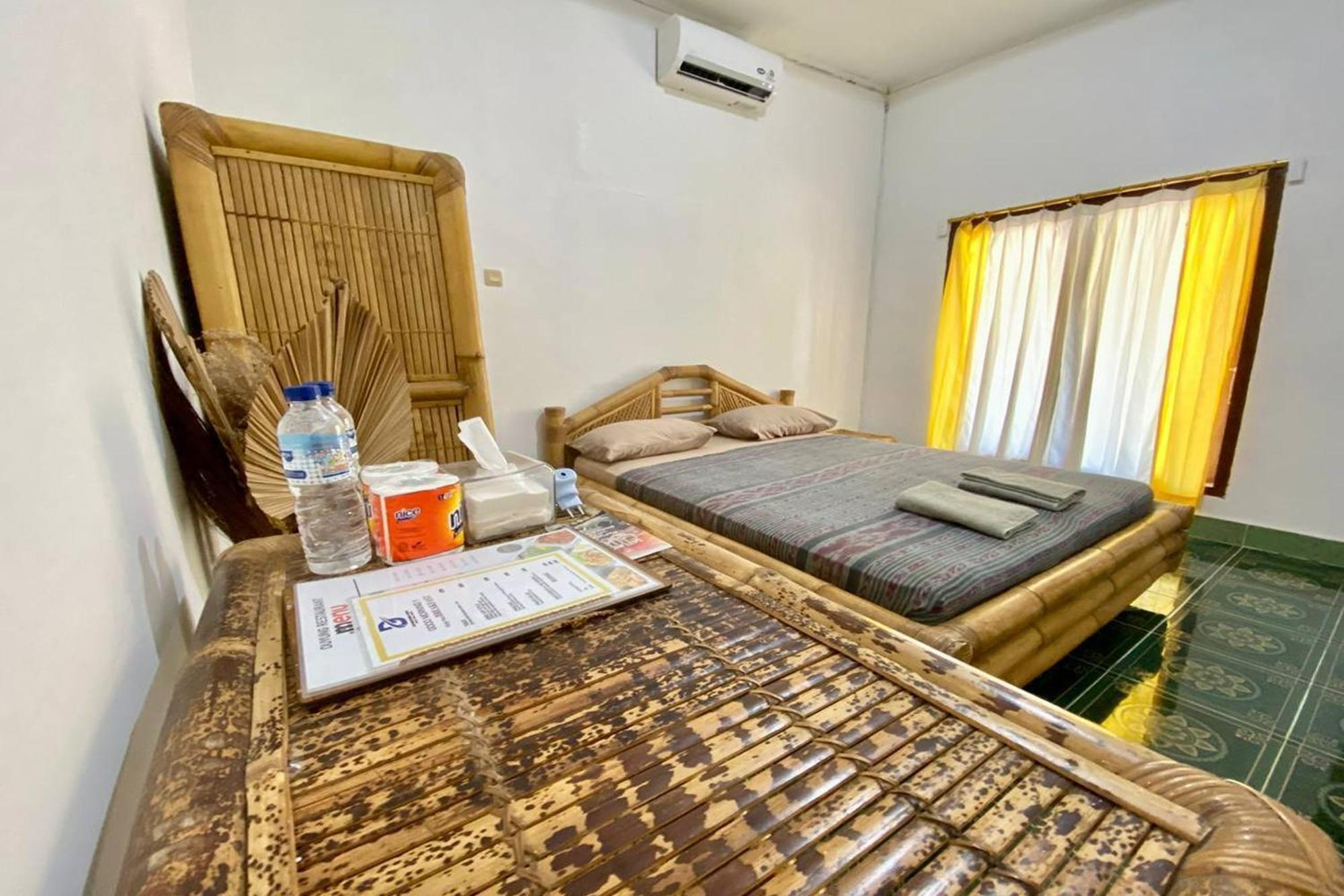 Duyung Rooms & Resto Gerupuk Blumbang Bagian luar foto