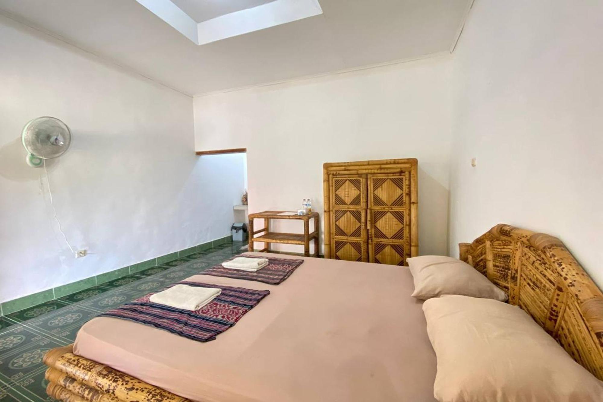 Duyung Rooms & Resto Gerupuk Blumbang Bagian luar foto