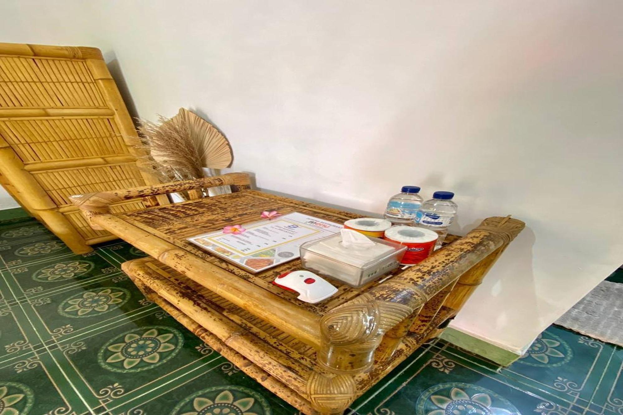Duyung Rooms & Resto Gerupuk Blumbang Bagian luar foto