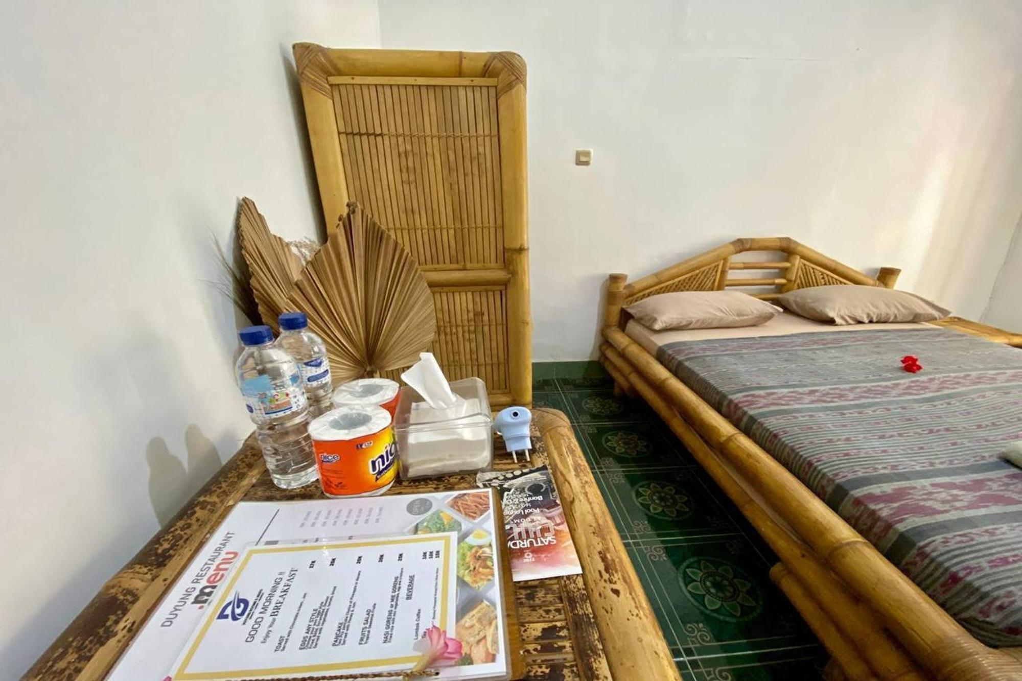 Duyung Rooms & Resto Gerupuk Blumbang Bagian luar foto