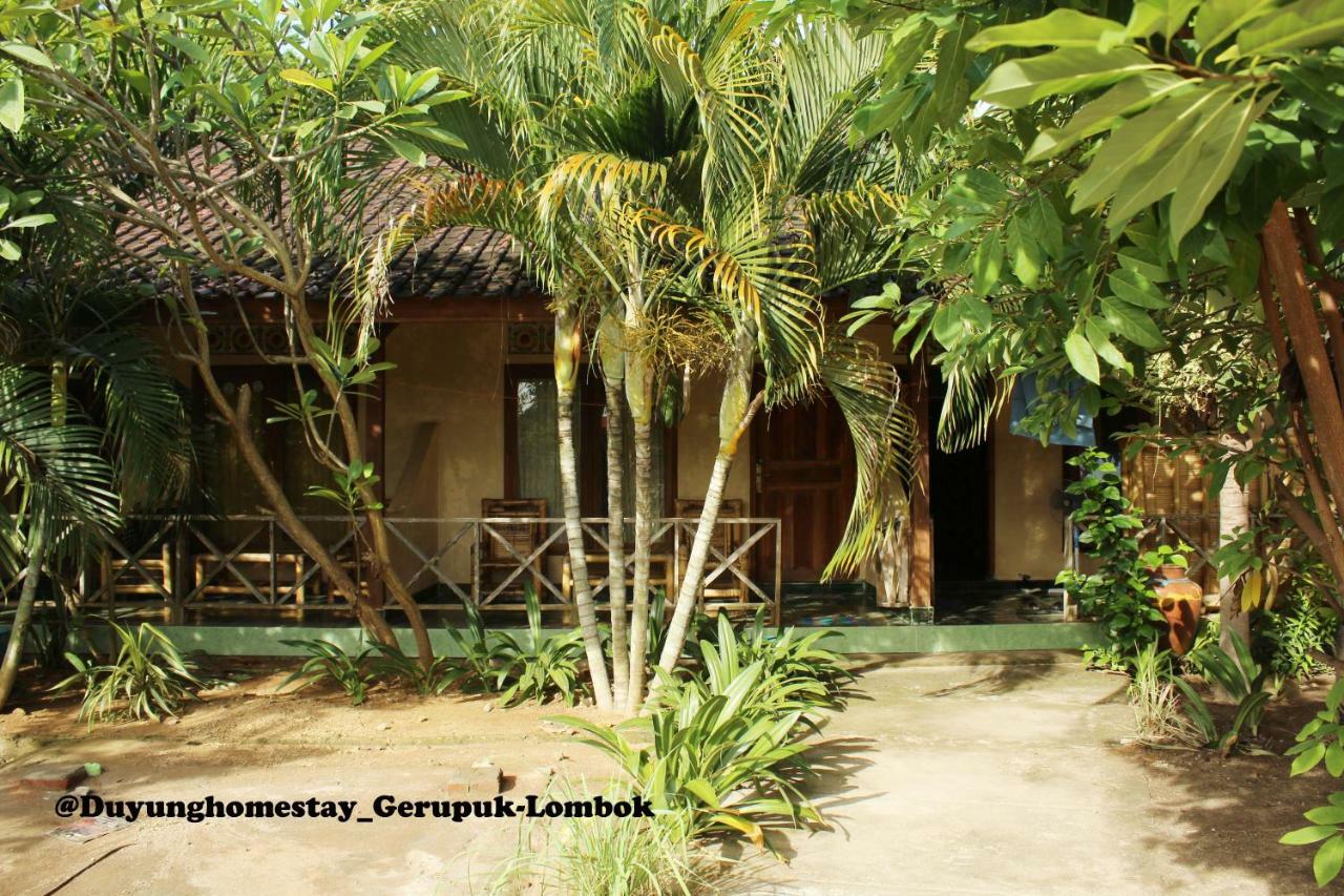 Duyung Rooms & Resto Gerupuk Blumbang Bagian luar foto