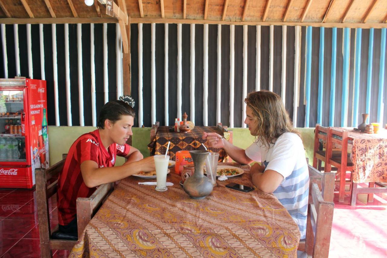 Duyung Rooms & Resto Gerupuk Blumbang Bagian luar foto